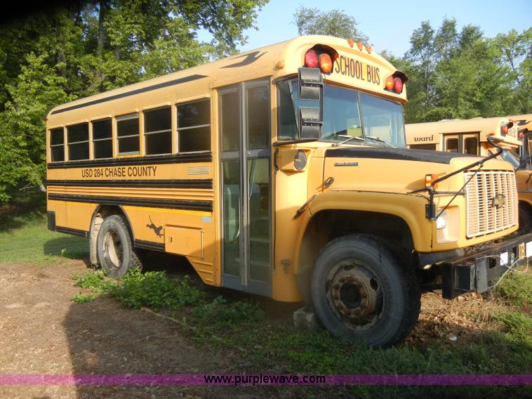 image for item D4494 1998 Chevrolet B7 Bluebird school bus