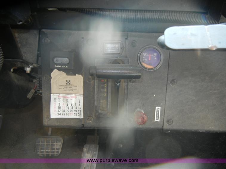 image for item D4494 1998 Chevrolet B7 Bluebird school bus