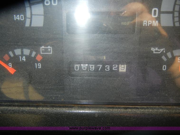 image for item D4494 1998 Chevrolet B7 Bluebird school bus