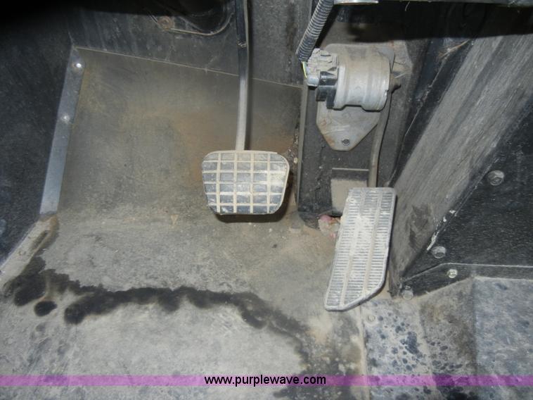 image for item D4494 1998 Chevrolet B7 Bluebird school bus