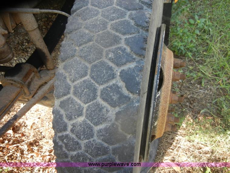 image for item D4494 1998 Chevrolet B7 Bluebird school bus