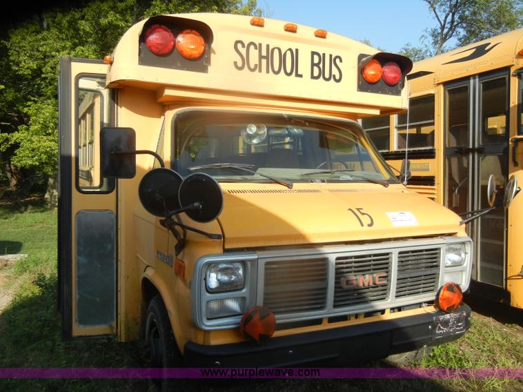 image for item D4495 1989 GMC G3500 Vandura-Ward school bus