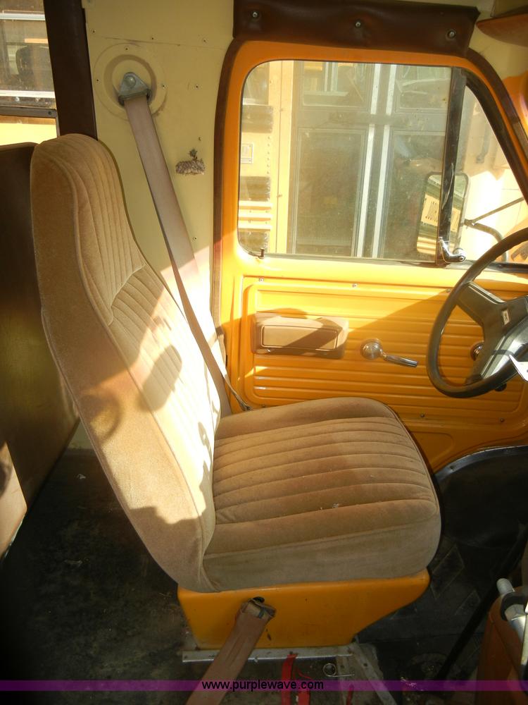 image for item D4495 1989 GMC G3500 Vandura-Ward school bus