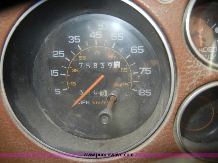 image for item D4495 1989 GMC G3500 Vandura-Ward school bus