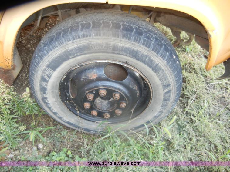 image for item D4495 1989 GMC G3500 Vandura-Ward school bus