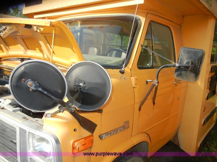 image for item D4495 1989 GMC G3500 Vandura-Ward school bus