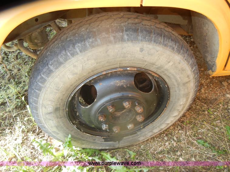 image for item D4495 1989 GMC G3500 Vandura-Ward school bus