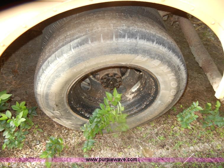 image for item D4495 1989 GMC G3500 Vandura-Ward school bus