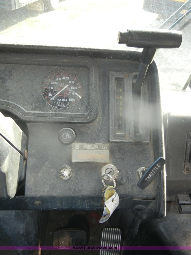 image for item D4496 1997 Thomas Built Saf-T-Liner MVP EF school bus