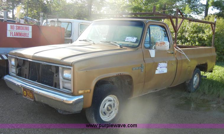 image for item D4613 1985 Chevrolet C1500 Custom Deluxe pickup truck