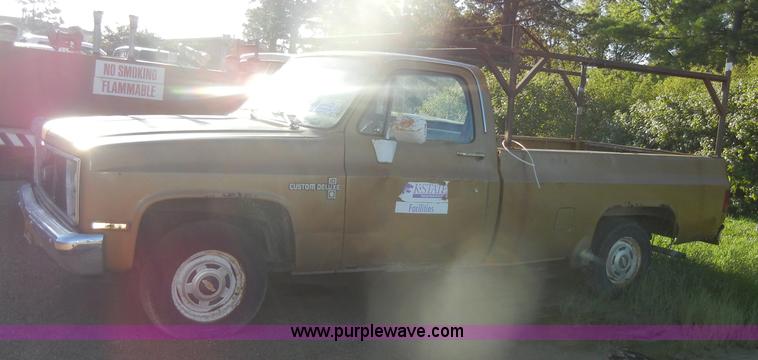 image for item D4613 1985 Chevrolet C1500 Custom Deluxe pickup truck