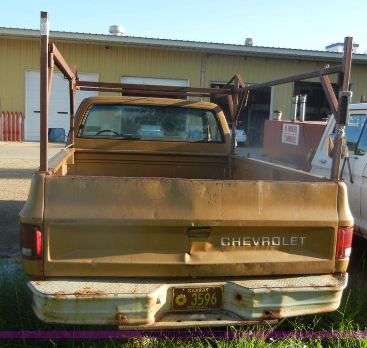 image for item D4613 1985 Chevrolet C1500 Custom Deluxe pickup truck