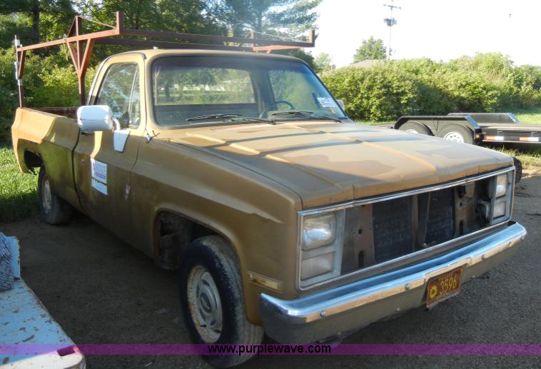 image for item D4613 1985 Chevrolet C1500 Custom Deluxe pickup truck
