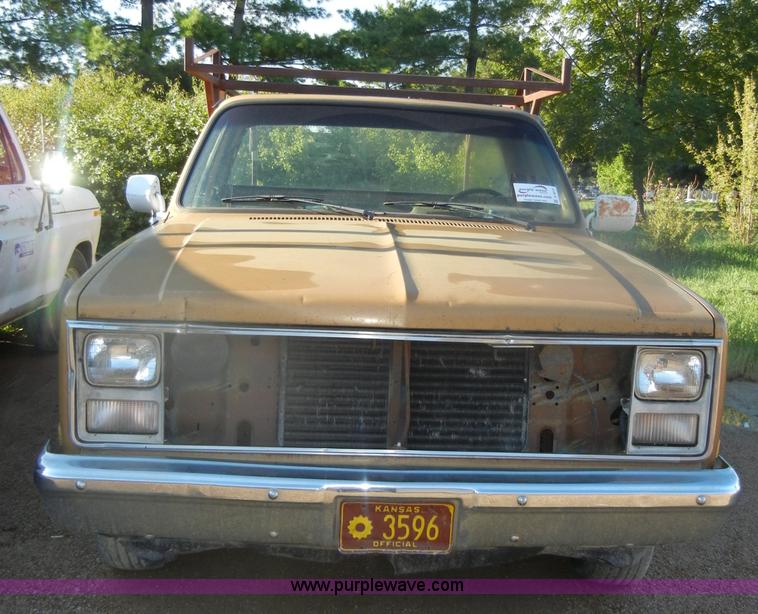 image for item D4613 1985 Chevrolet C1500 Custom Deluxe pickup truck