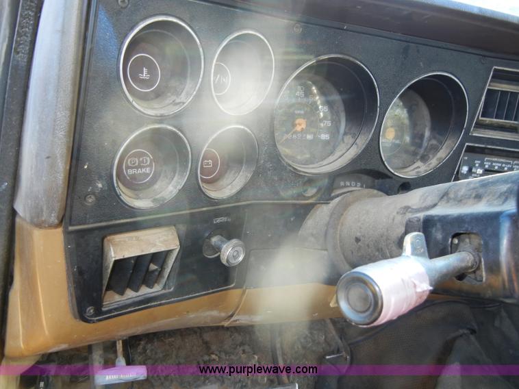 image for item D4613 1985 Chevrolet C1500 Custom Deluxe pickup truck