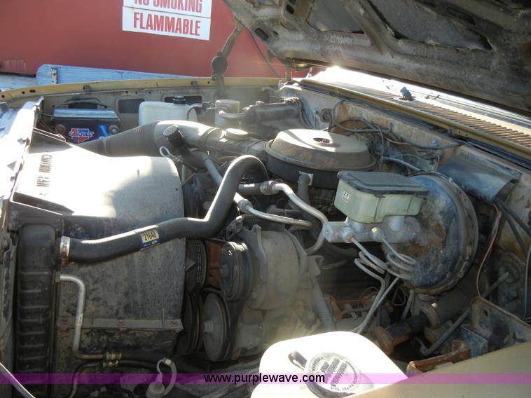 image for item D4613 1985 Chevrolet C1500 Custom Deluxe pickup truck