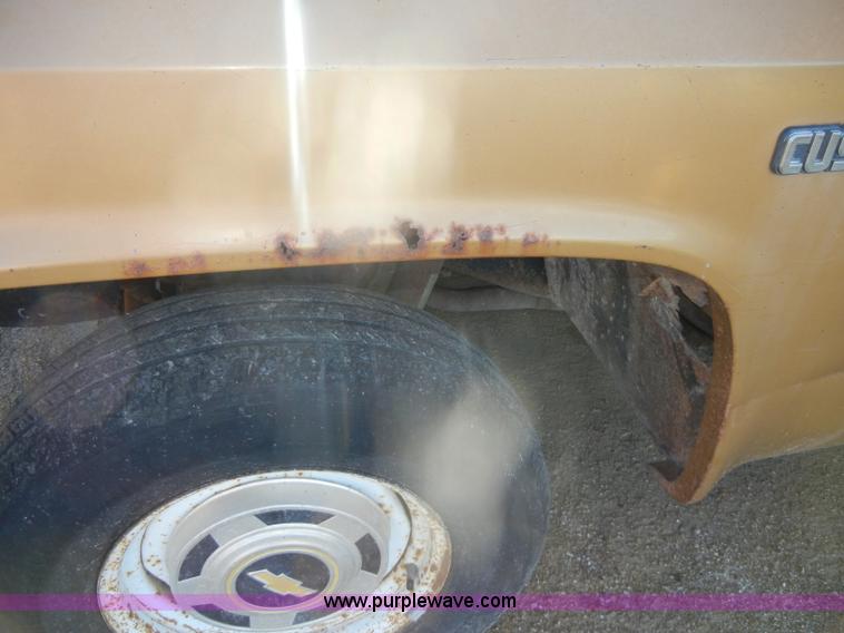 image for item D4613 1985 Chevrolet C1500 Custom Deluxe pickup truck