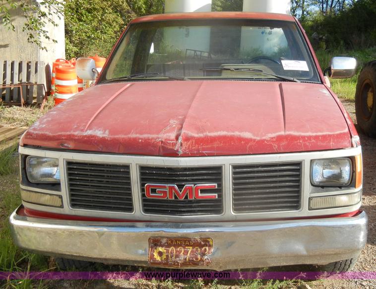 image for item D4616 1989 GMC Sierra 1500 SL pickup truck