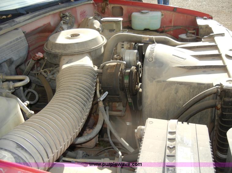 image for item D4616 1989 GMC Sierra 1500 SL pickup truck