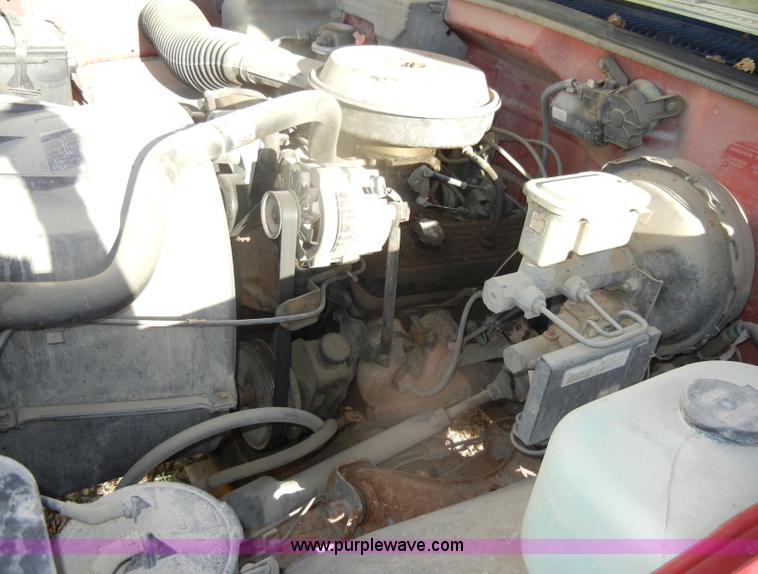 image for item D4616 1989 GMC Sierra 1500 SL pickup truck