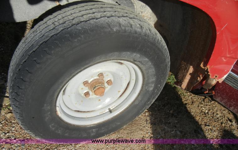 image for item D4616 1989 GMC Sierra 1500 SL pickup truck