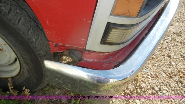 image for item D4616 1989 GMC Sierra 1500 SL pickup truck