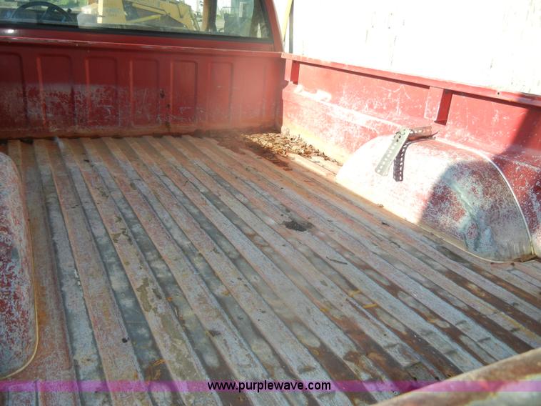 image for item D4616 1989 GMC Sierra 1500 SL pickup truck