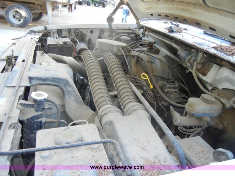 image for item D4617 1993 Ford F150 XL pickup truck