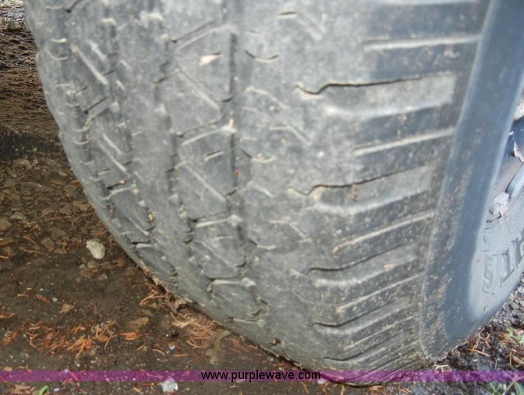 image for item D4617 1993 Ford F150 XL pickup truck