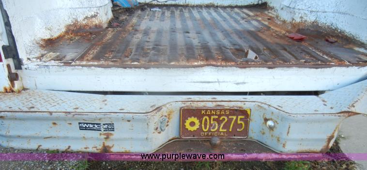 image for item D4617 1993 Ford F150 XL pickup truck