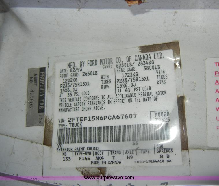 image for item D4617 1993 Ford F150 XL pickup truck