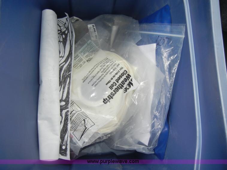 image for item D4999 2005 Ford E450 Super Duty shuttle bus