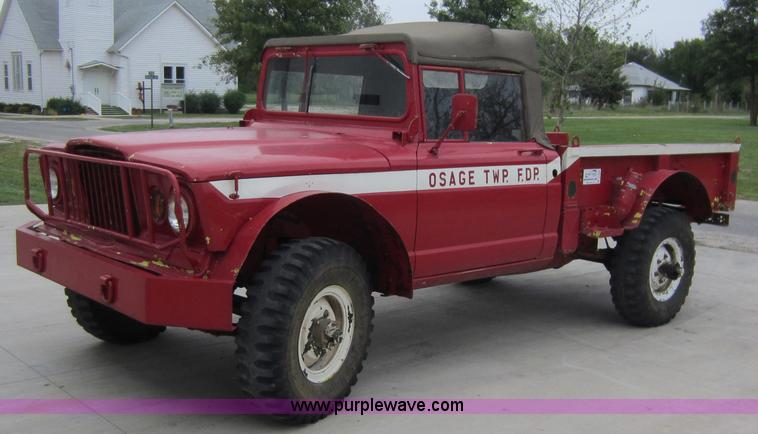 image for item D5646 1967 Kaiser Jeep pickup truck