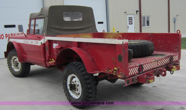 image for item D5646 1967 Kaiser Jeep pickup truck