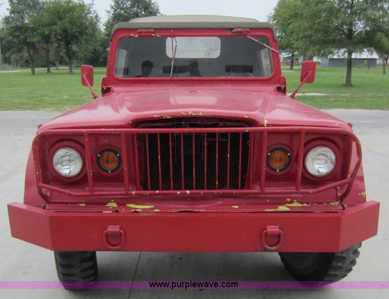 image for item D5646 1967 Kaiser Jeep pickup truck