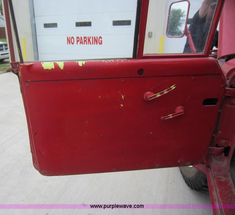 image for item D5646 1967 Kaiser Jeep pickup truck