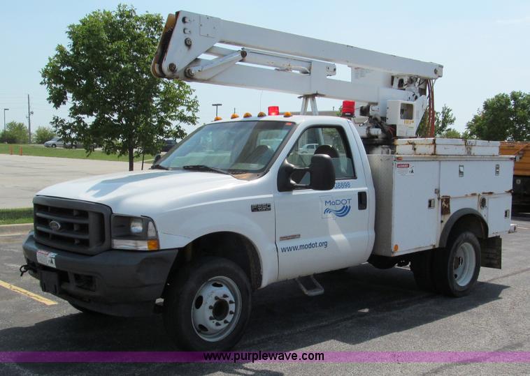 image for item E2147 2003 Ford F550 XL Super Duty bucket truck