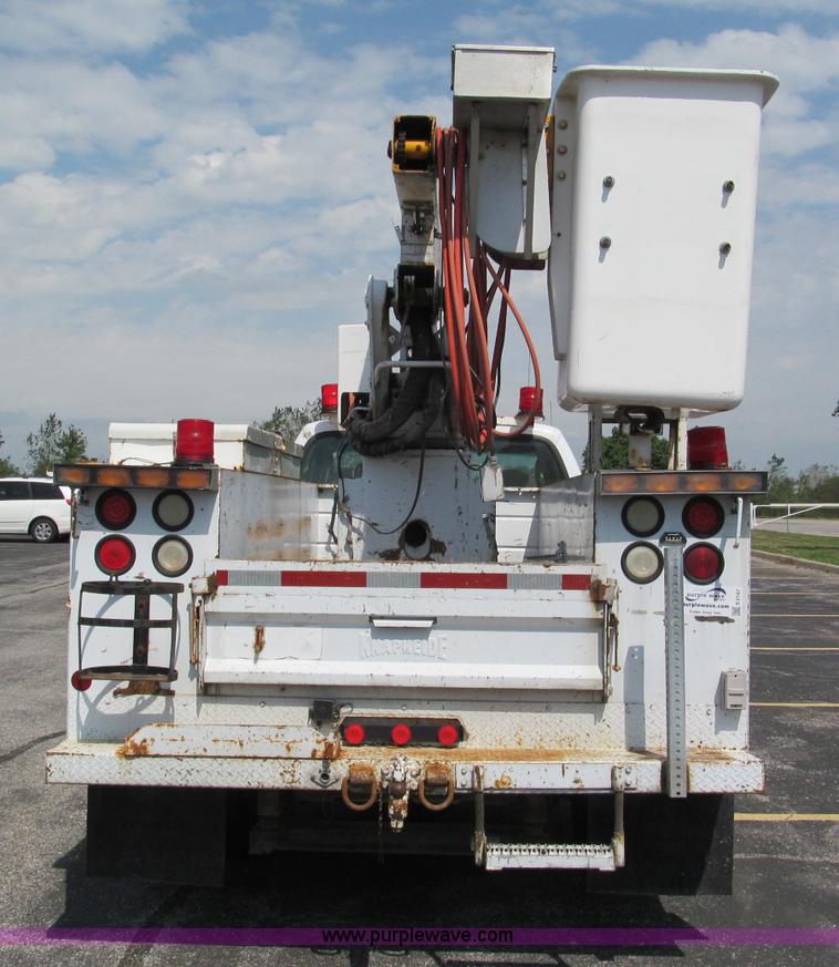 image for item E2147 2003 Ford F550 XL Super Duty bucket truck