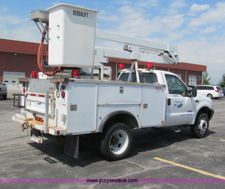 image for item E2147 2003 Ford F550 XL Super Duty bucket truck