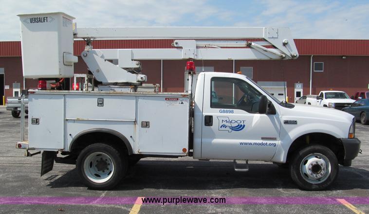 image for item E2147 2003 Ford F550 XL Super Duty bucket truck