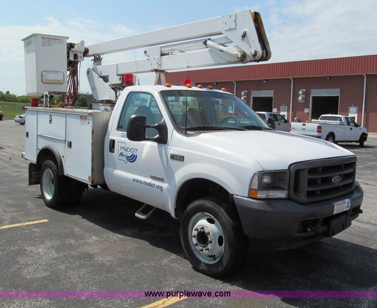 image for item E2147 2003 Ford F550 XL Super Duty bucket truck