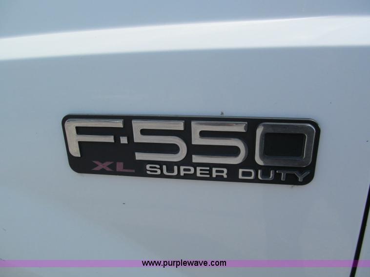 image for item E2147 2003 Ford F550 XL Super Duty bucket truck