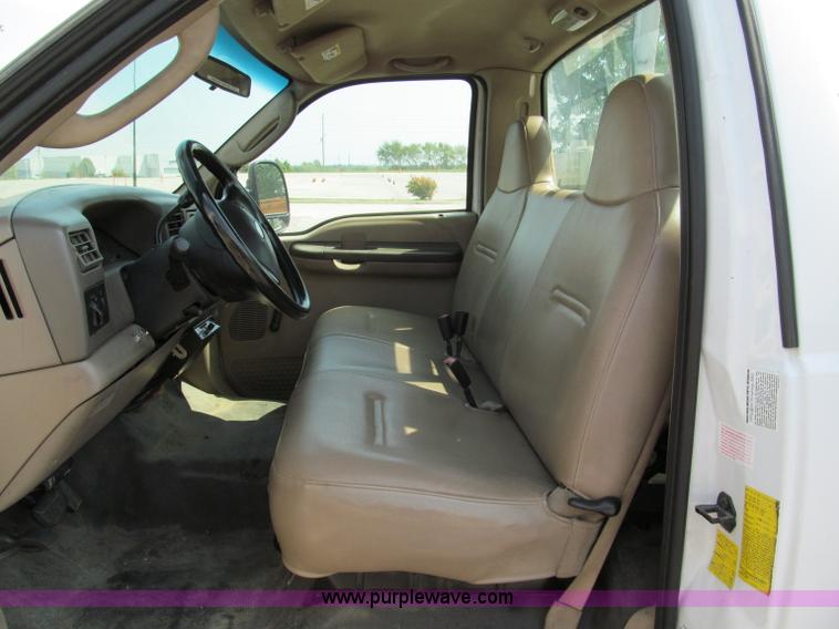 image for item E2147 2003 Ford F550 XL Super Duty bucket truck