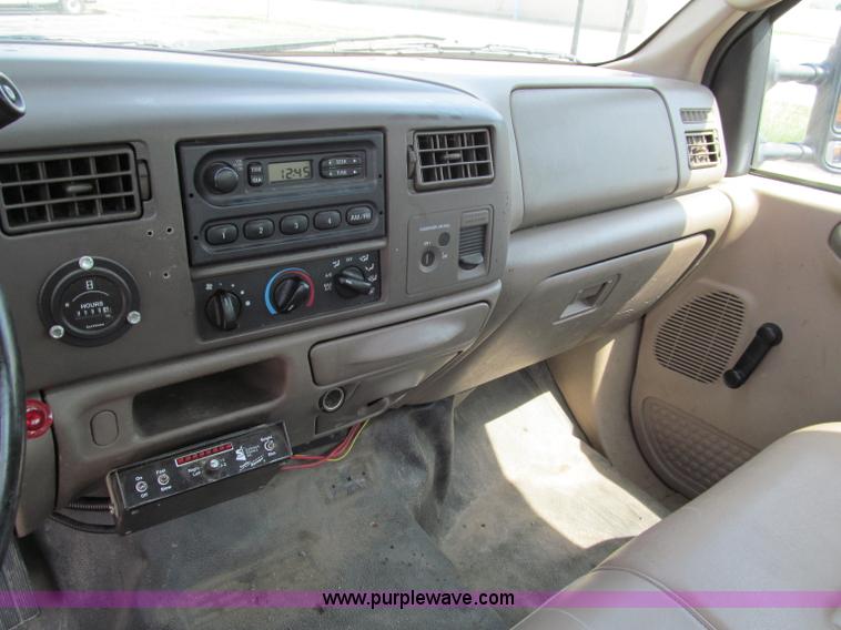 image for item E2147 2003 Ford F550 XL Super Duty bucket truck