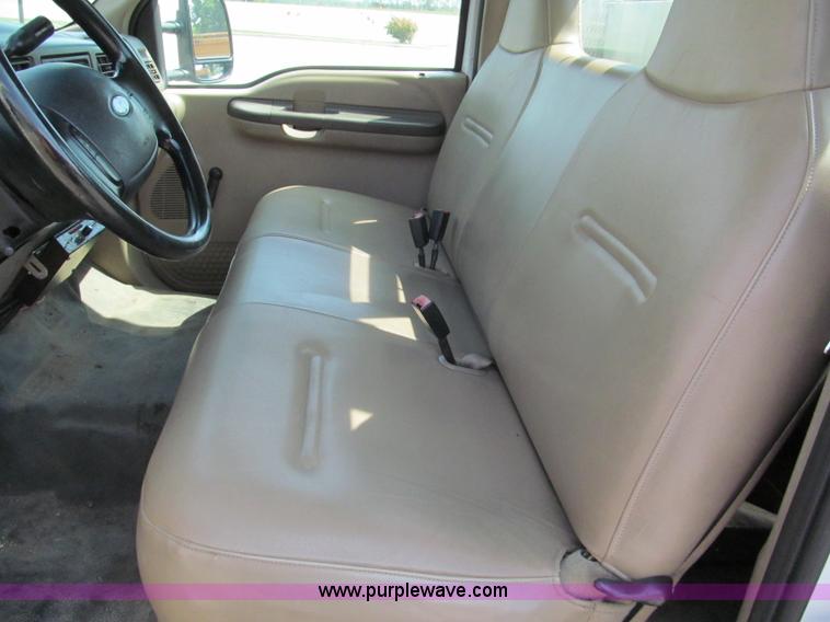 image for item E2147 2003 Ford F550 XL Super Duty bucket truck