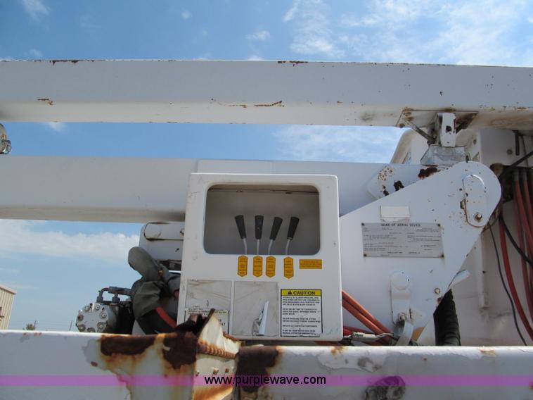 image for item E2147 2003 Ford F550 XL Super Duty bucket truck