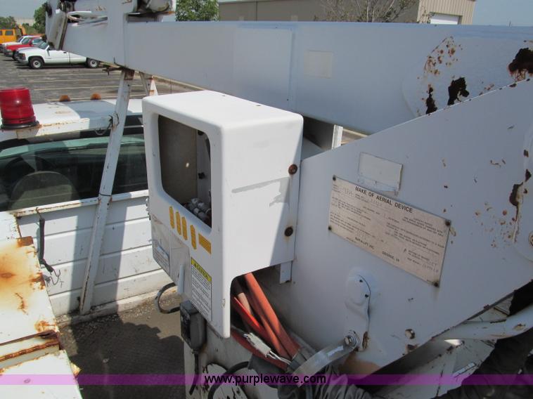 image for item E2147 2003 Ford F550 XL Super Duty bucket truck