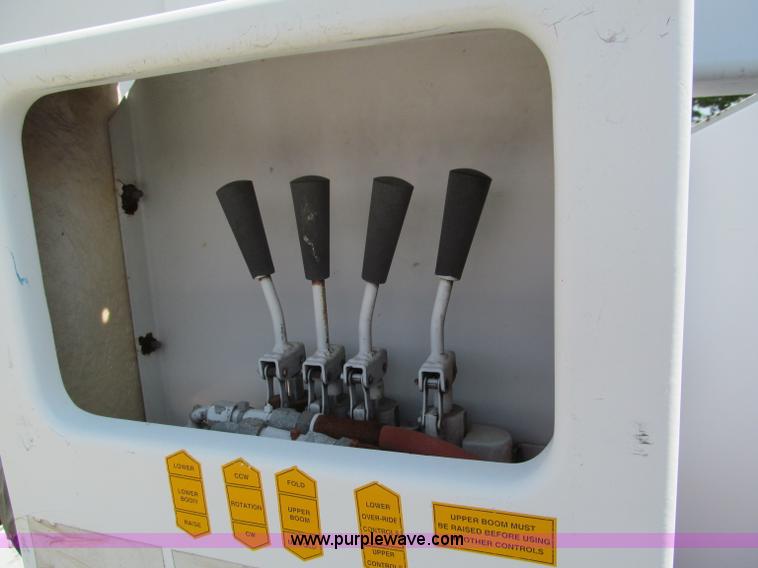 image for item E2147 2003 Ford F550 XL Super Duty bucket truck