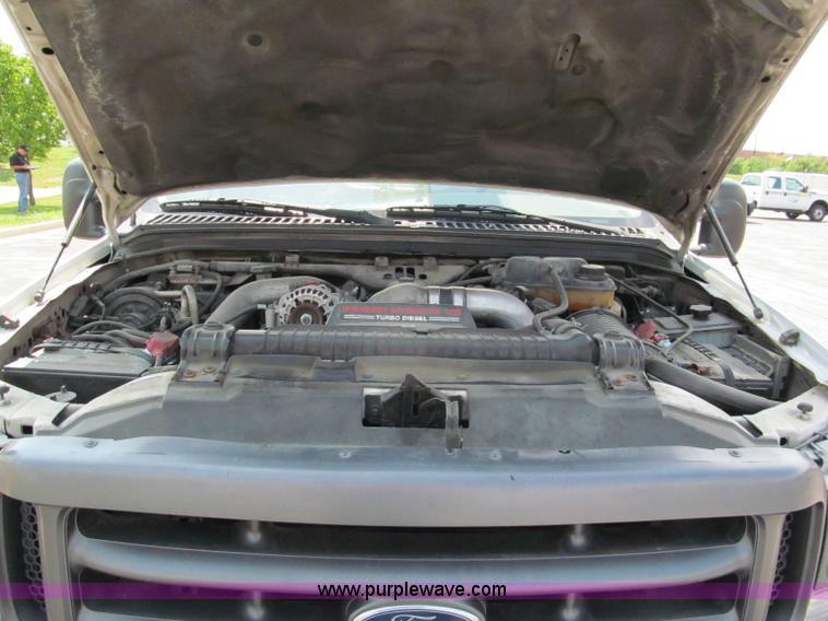 image for item E2147 2003 Ford F550 XL Super Duty bucket truck