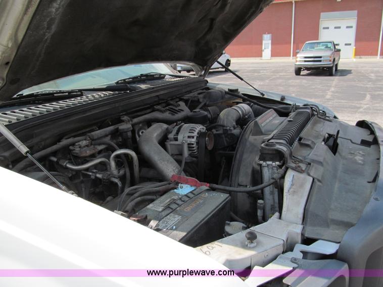 image for item E2147 2003 Ford F550 XL Super Duty bucket truck